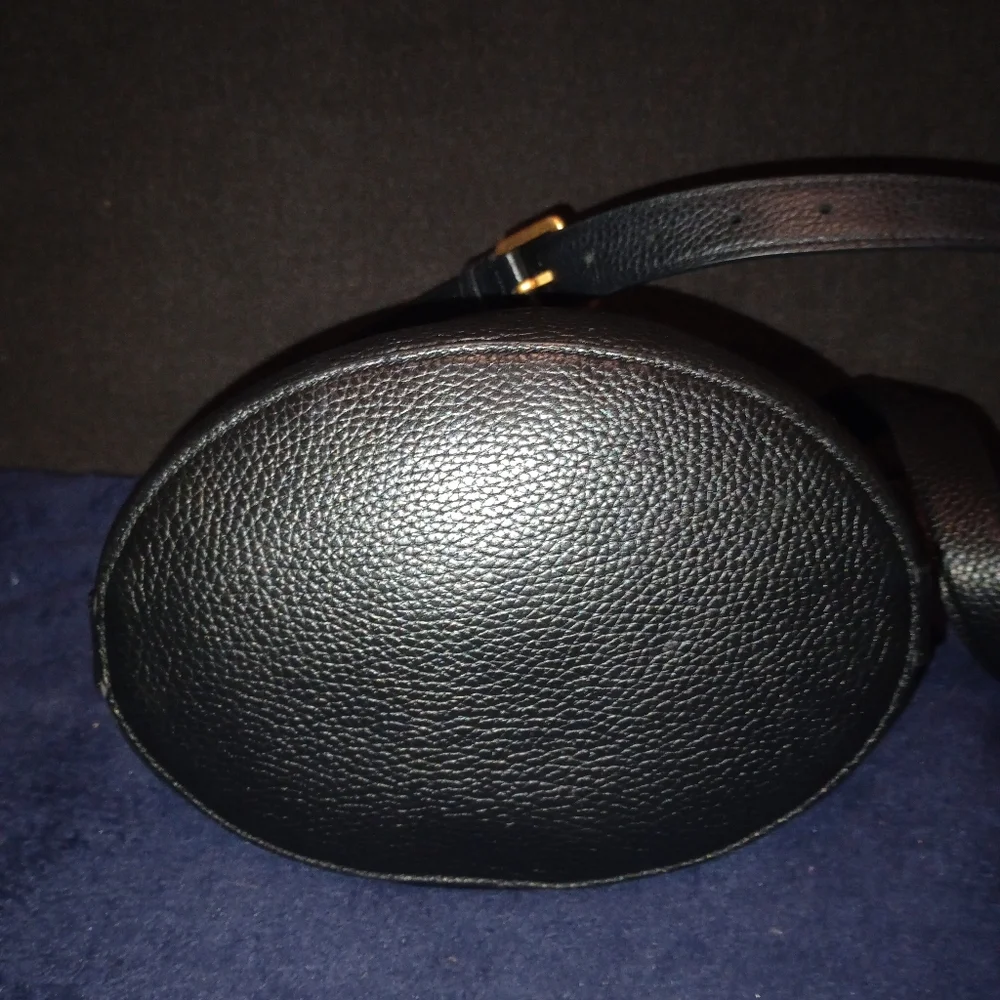 Tory Burch Britten Bucket Bag With Tory Burch Wallet - Picture 15 of 15